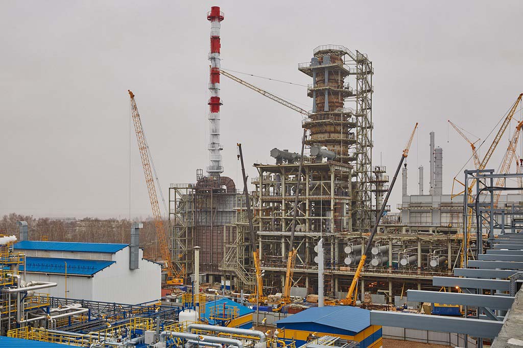 Refinery with chimney stacks