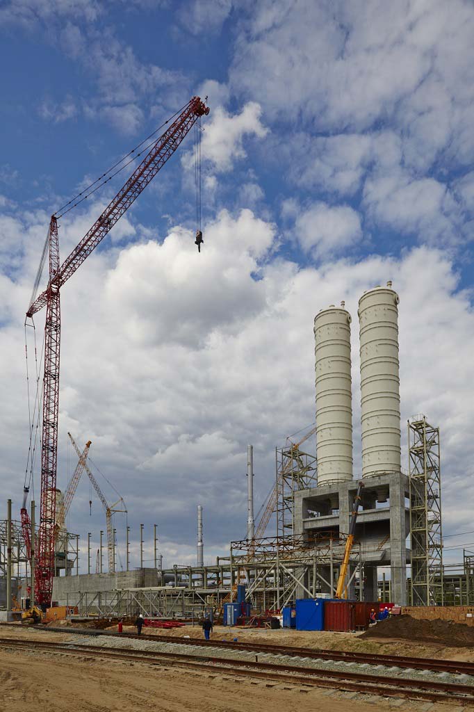 Crane with tall columns